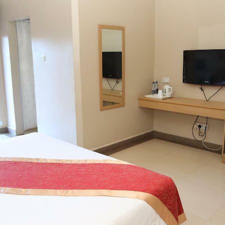 Metropole Hotel Kampala Luaran gambar