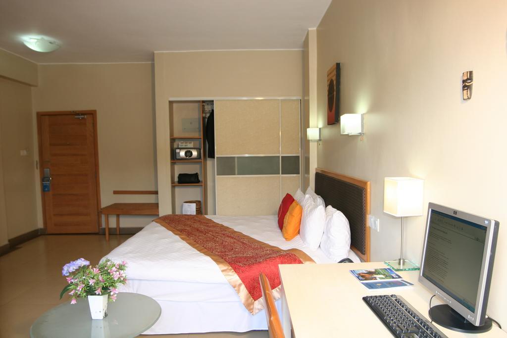 Metropole Hotel Kampala Luaran gambar
