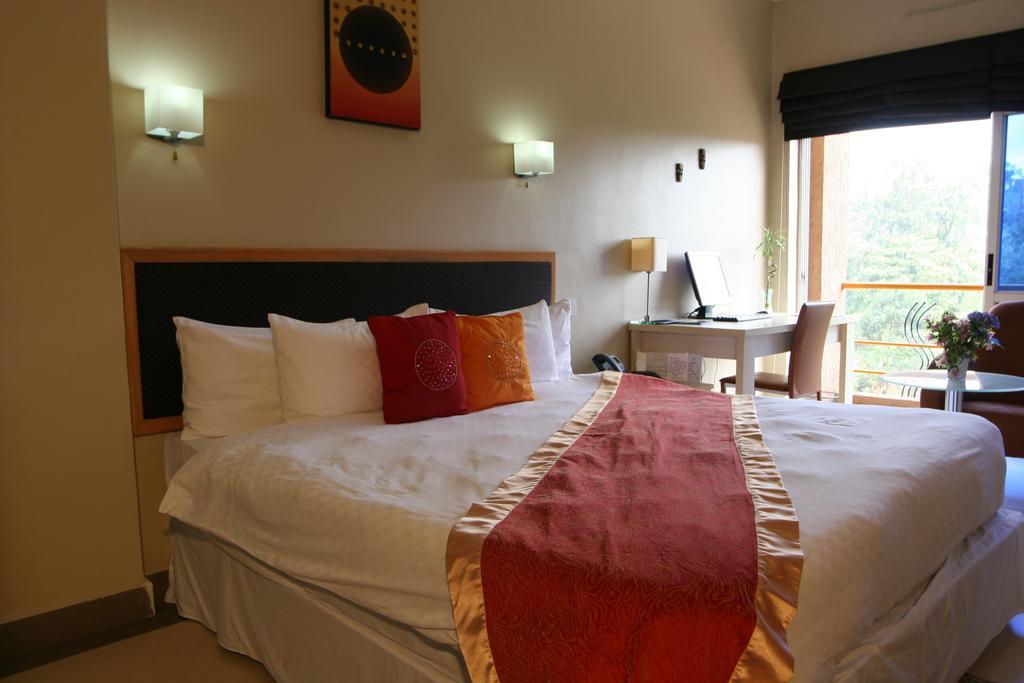 Metropole Hotel Kampala Luaran gambar