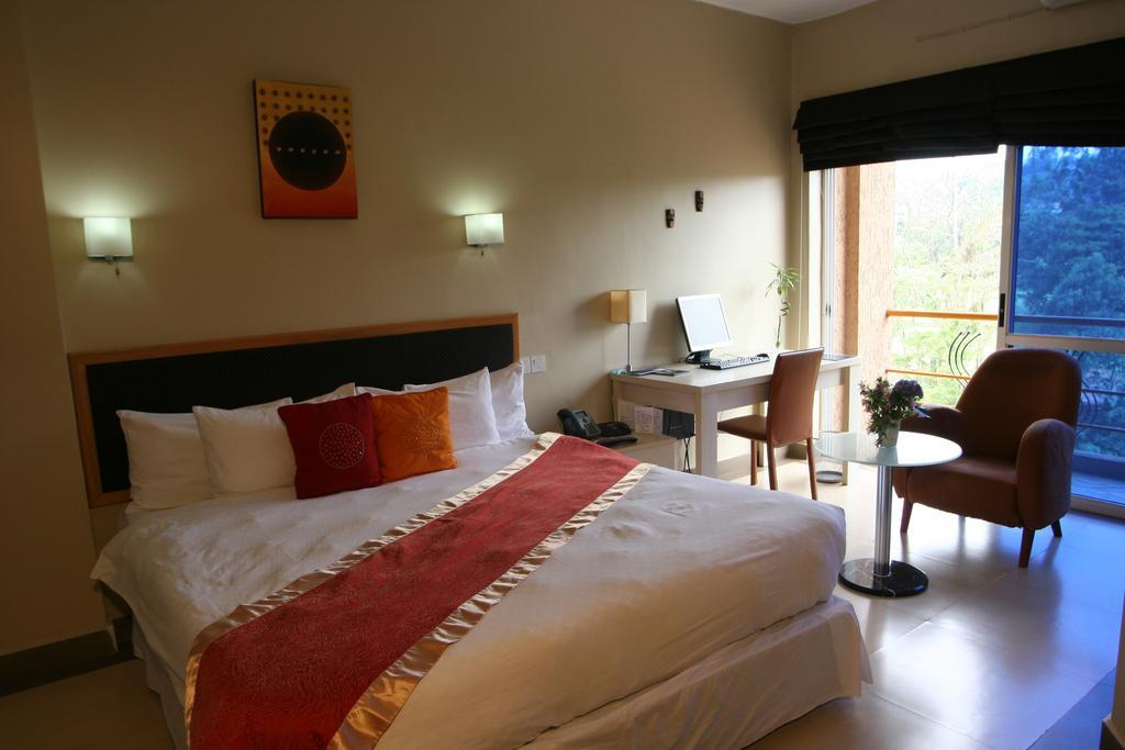 Metropole Hotel Kampala Luaran gambar