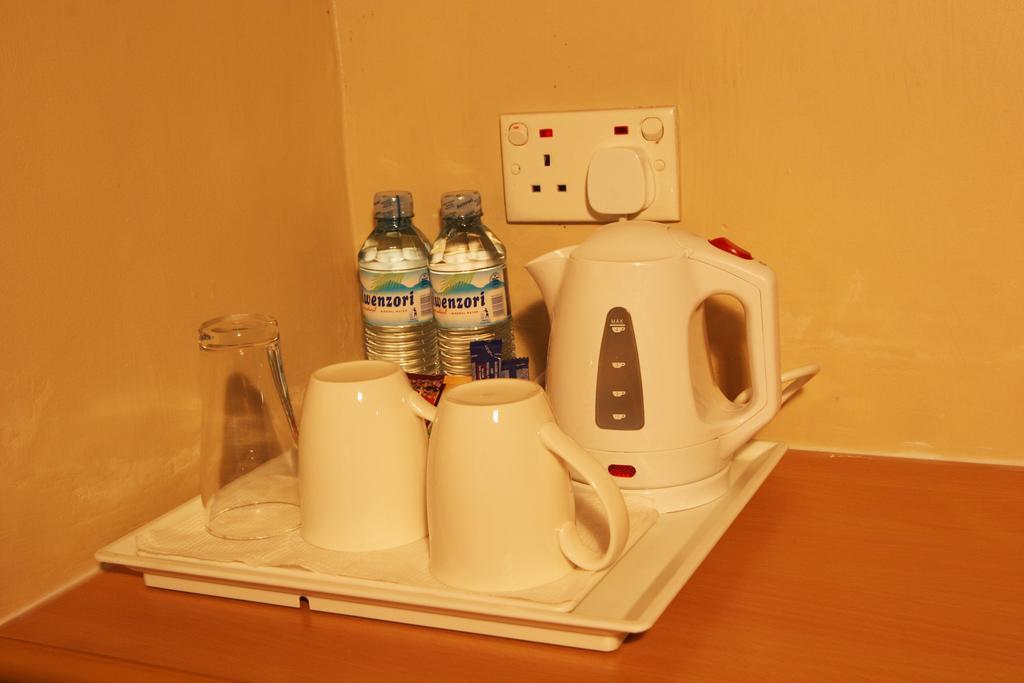 Metropole Hotel Kampala Luaran gambar