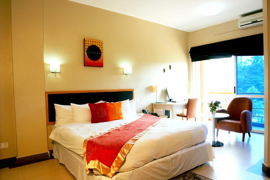 Metropole Hotel Kampala Luaran gambar