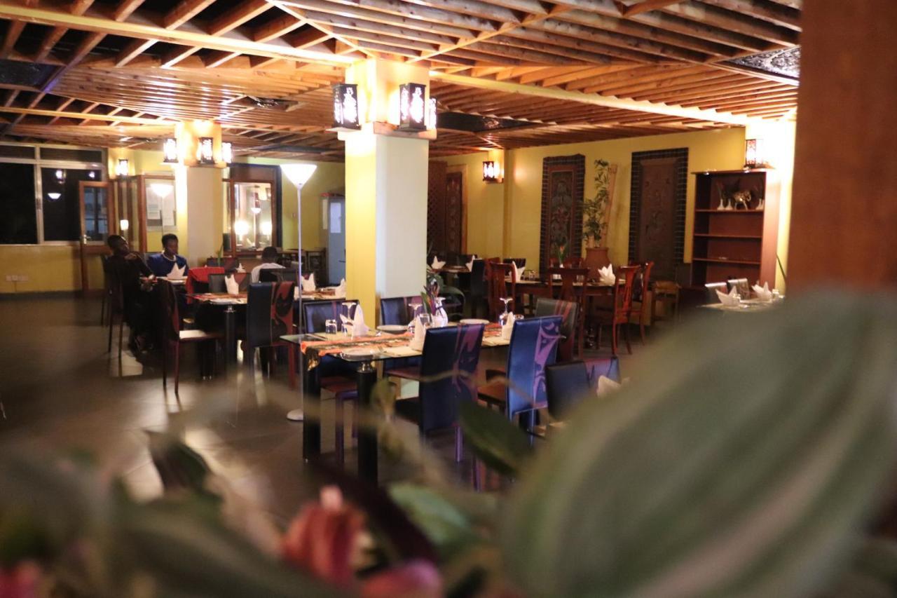 Metropole Hotel Kampala Luaran gambar