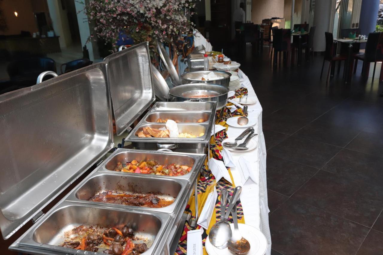 Metropole Hotel Kampala Luaran gambar