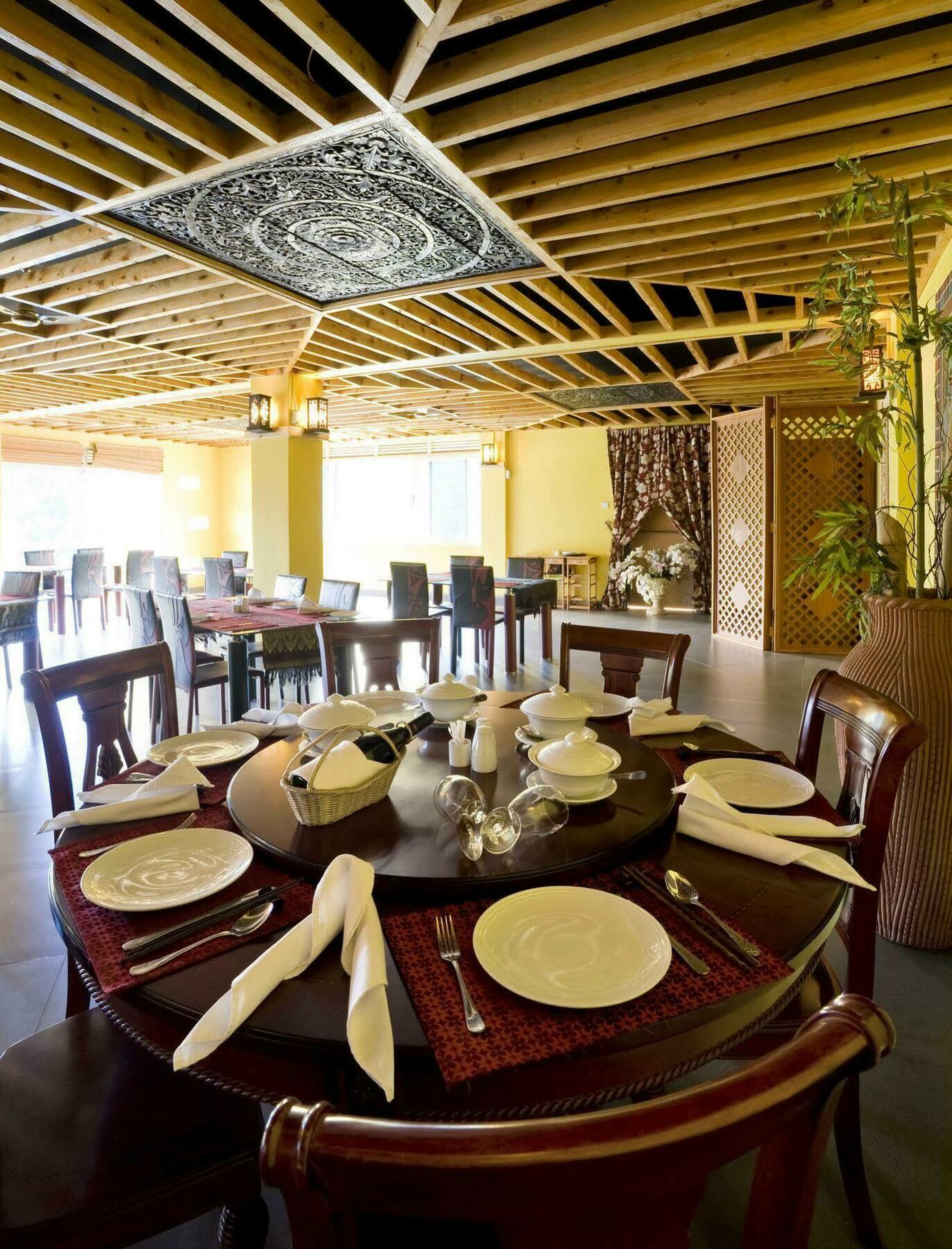 Metropole Hotel Kampala Luaran gambar