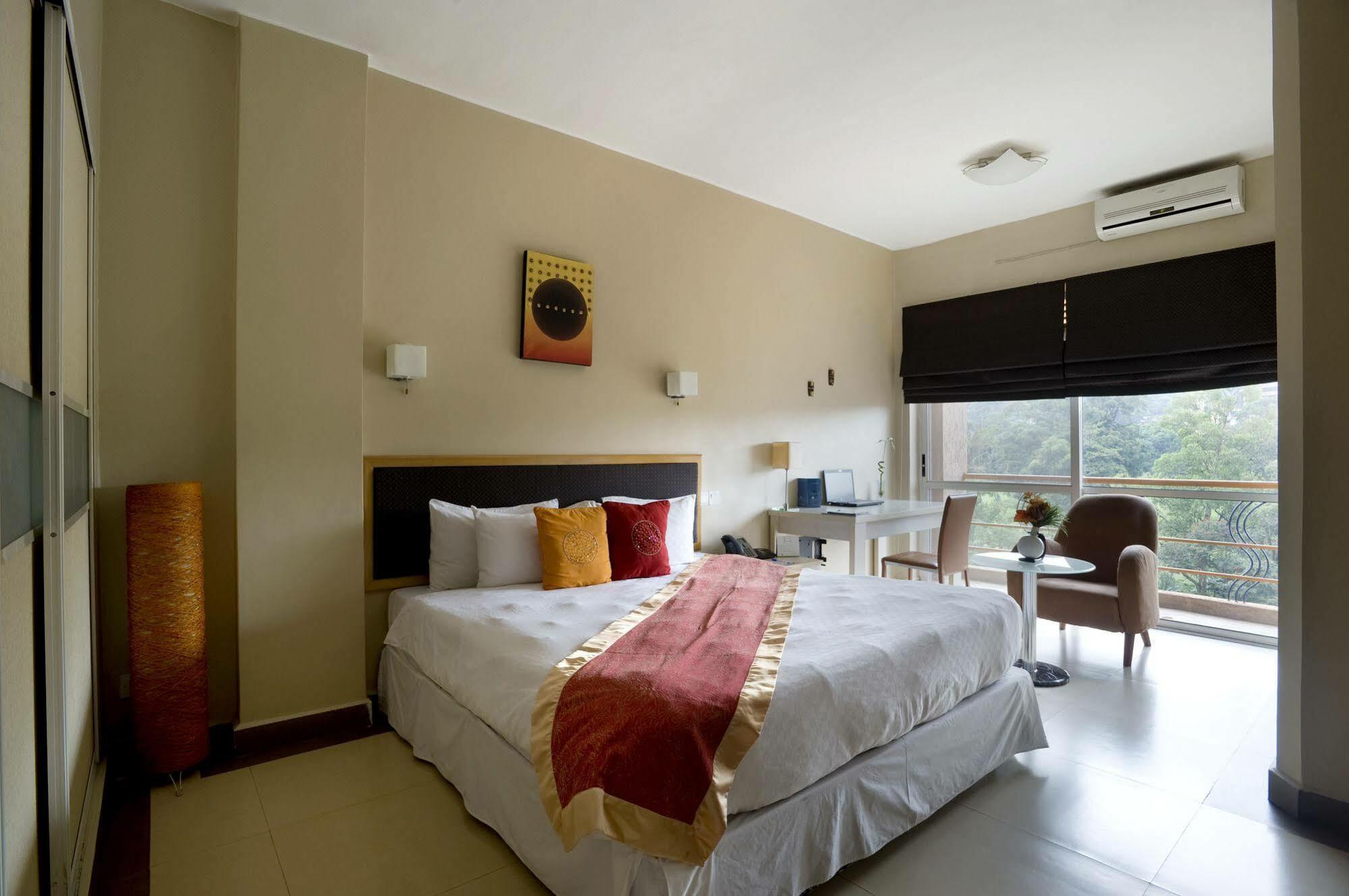 Metropole Hotel Kampala Luaran gambar