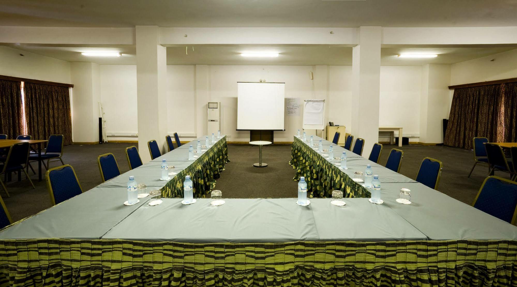 Metropole Hotel Kampala Luaran gambar