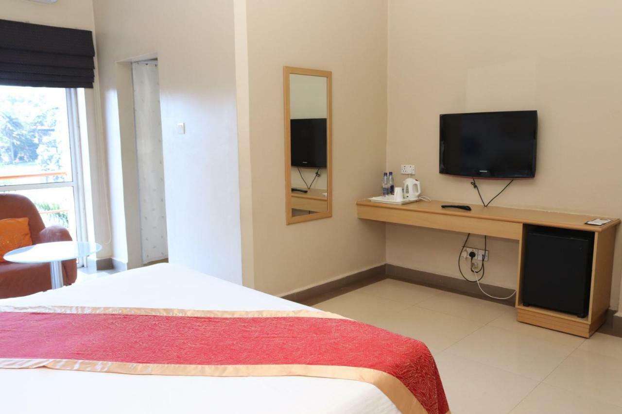 Metropole Hotel Kampala Luaran gambar