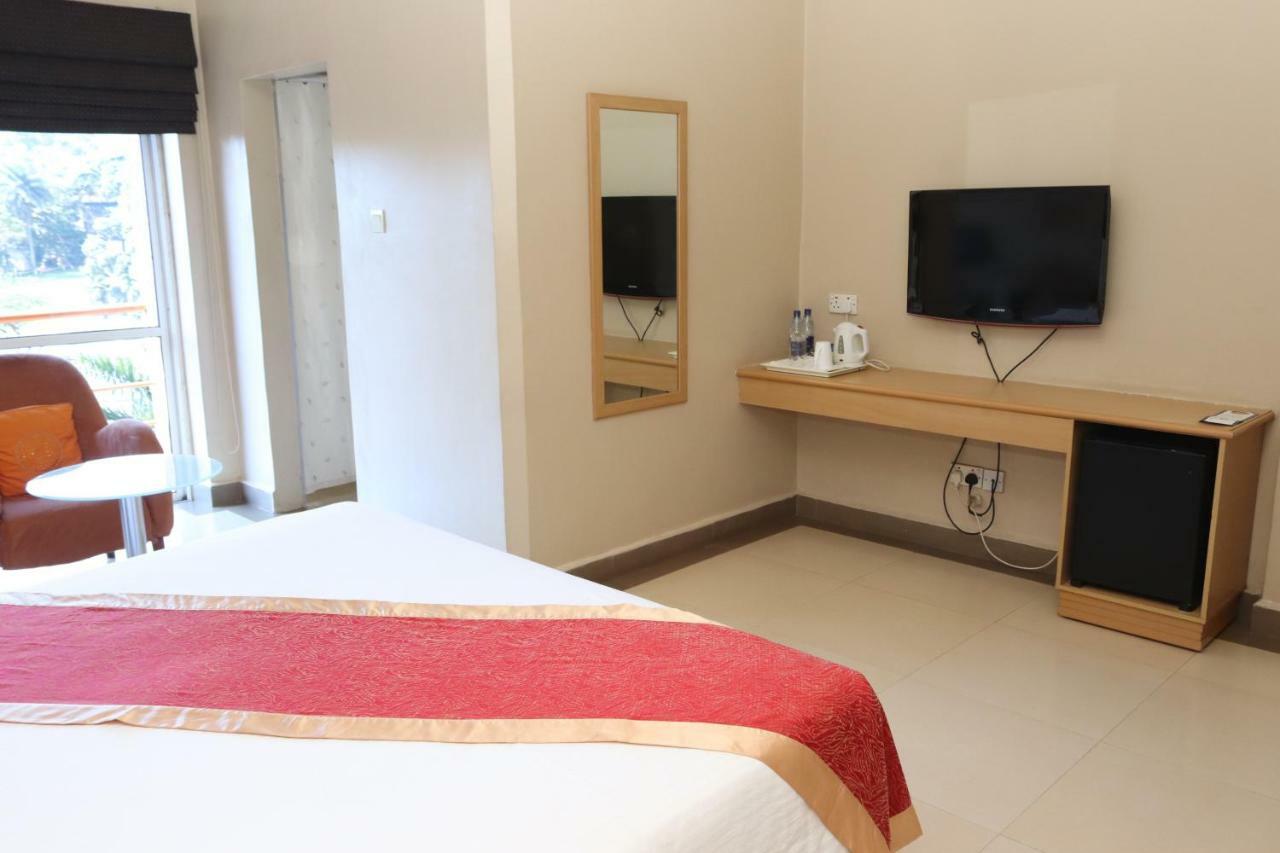 Metropole Hotel Kampala Luaran gambar