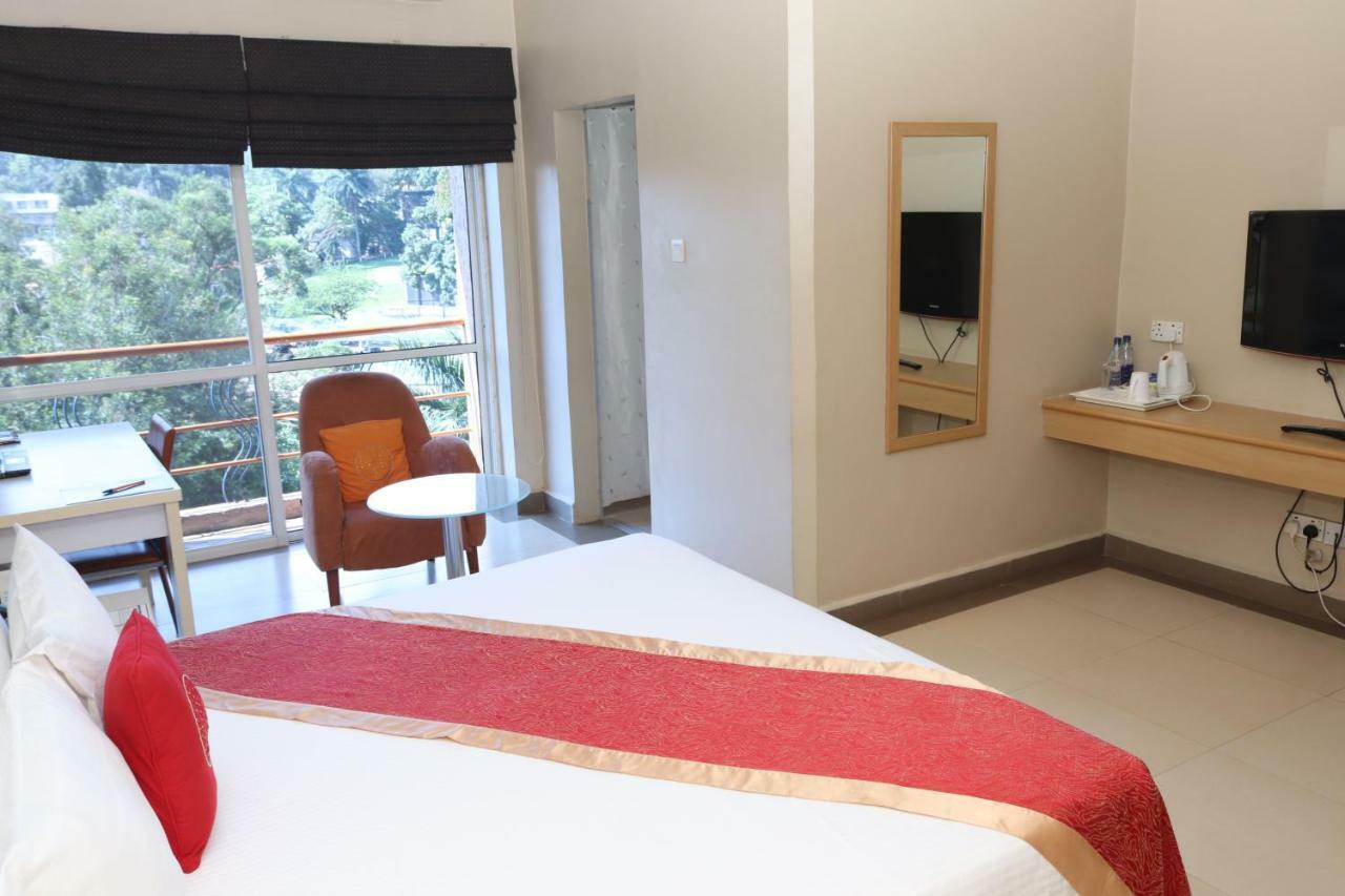Metropole Hotel Kampala Luaran gambar